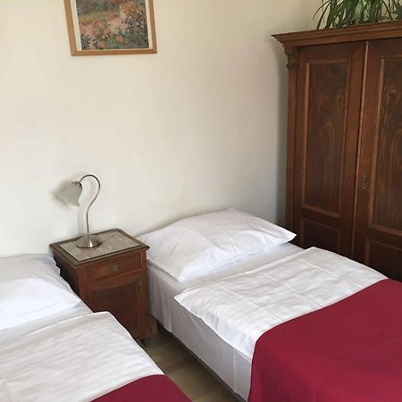 Hostel Rosemary Prag Exteriör bild