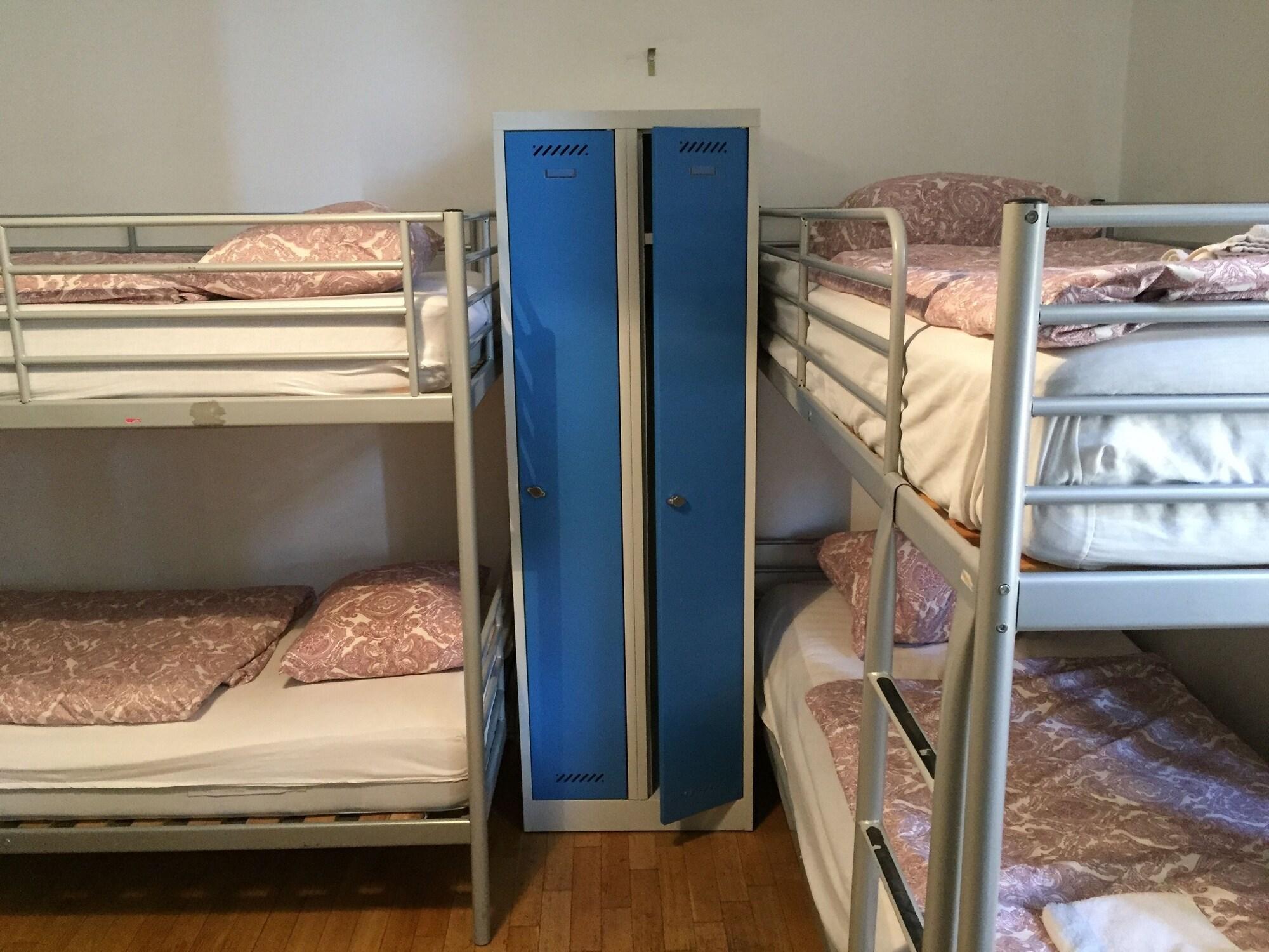 Hostel Rosemary Prag Exteriör bild